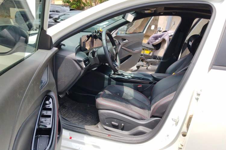 Used Buick Verano 2023 Pro GS Swift Edition Driver Seat