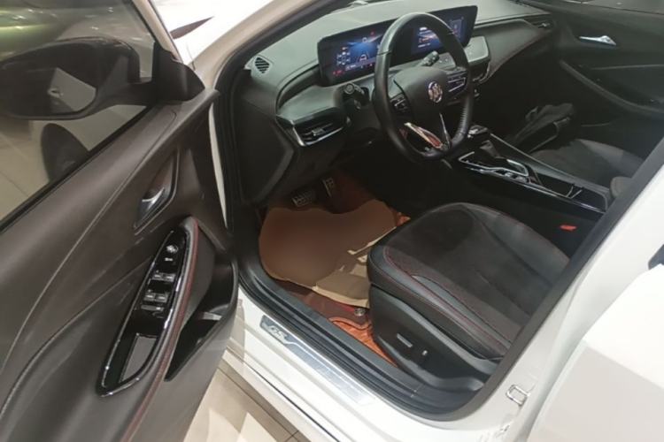 Used Buick Verano 2023 Pro GS Swift Edition Driver Seat