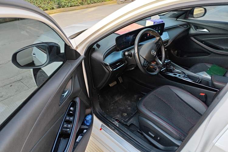 Used Buick Verano 2023 Pro GS Swift Edition Driver Seat