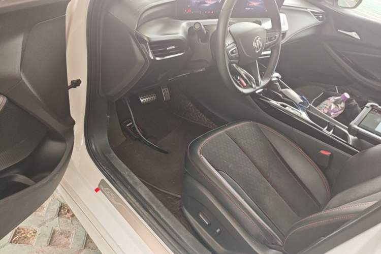 Used Buick Verano 2023 Pro GS Swift Edition Driver Seat