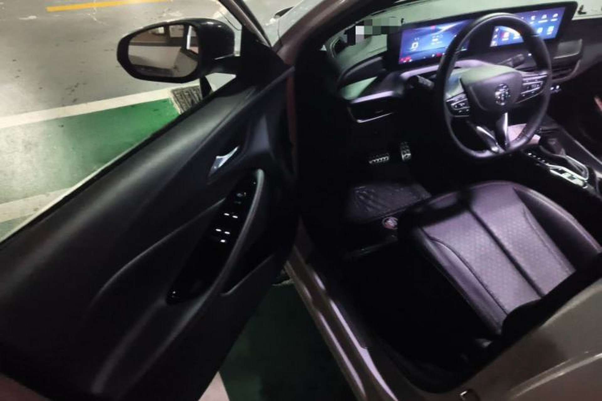 Used Buick Verano 2023 Pro GS Hunter Wind Edition Driver Seat