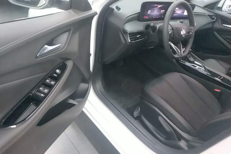 Used Buick Verano 2023 Pro Enjoyment Edition Driver Seat