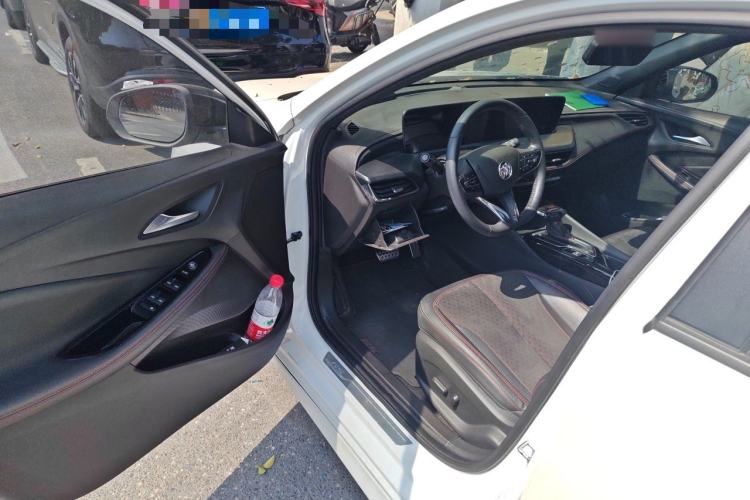 Used Buick Verano 2023 Pro GS Swift Edition Driver Seat