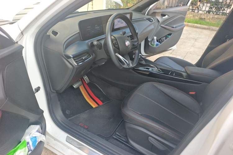 Used Buick Verano 2023 Pro GS Hunter Wind Edition Driver Seat