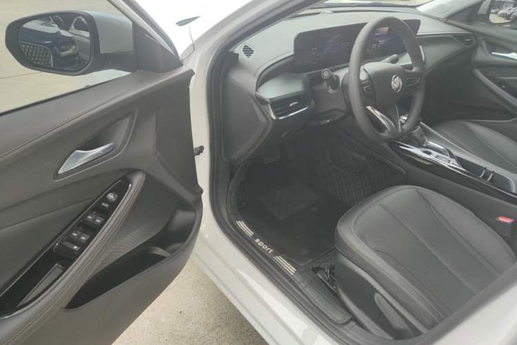 Used Buick Verano 2023 Pro Enjoyment Edition Driver Seat