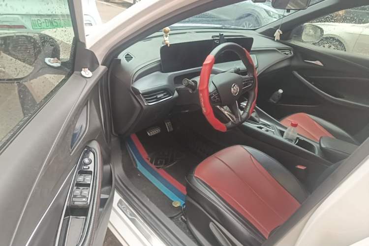 Used Buick Verano 2023 Pro GS Hunter Wind Edition Driver Seat