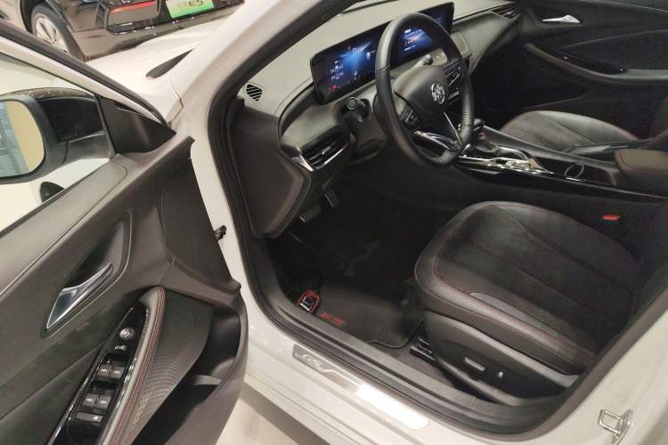 Used Buick Verano 2023 Pro GS Swift Edition Driver Seat