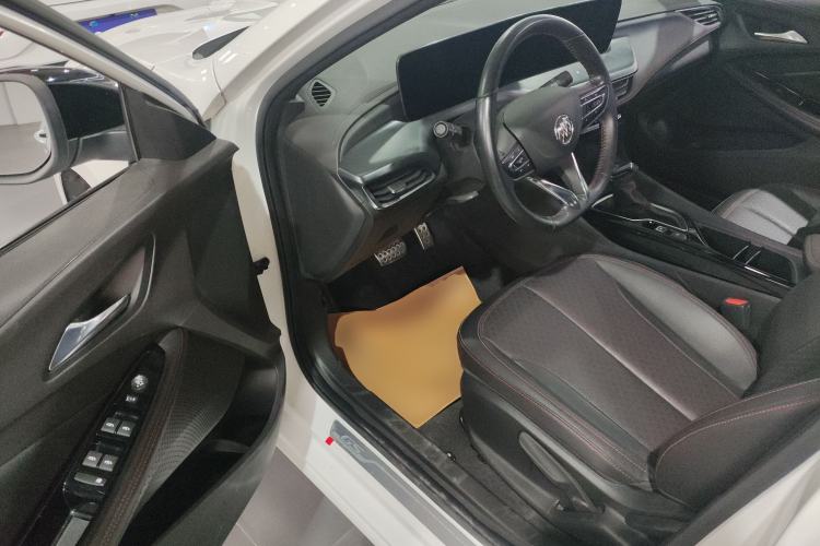 Used Buick Verano 2023 Pro GS Hunter Wind Edition Driver Seat