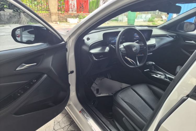 Used Buick Verano 2023 Pro GS Hunter Wind Edition Driver Seat