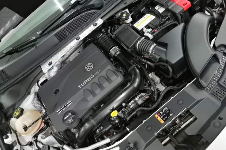 Used Buick Verano 2023 Pro GS Swift Edition Engine Bay