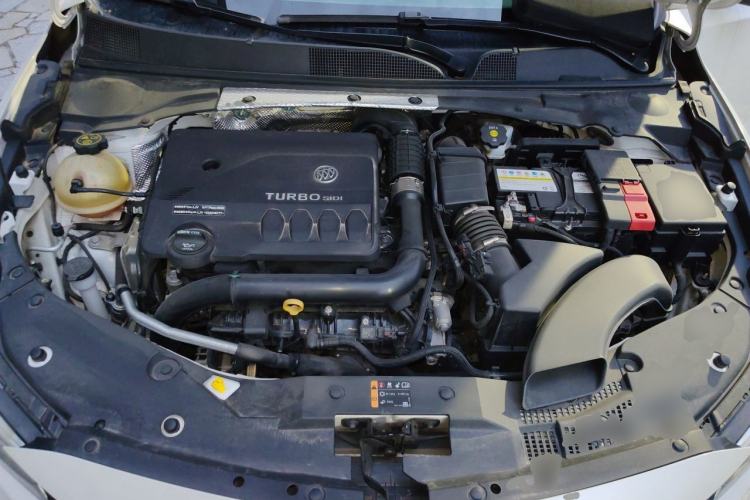 Used Buick Verano 2023 Pro GS Hunter Wind Edition Engine Bay
