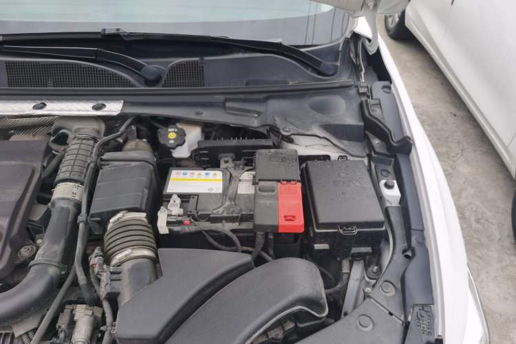 Used Buick Verano 2023 Pro Enjoyment Edition Engine Bay Left