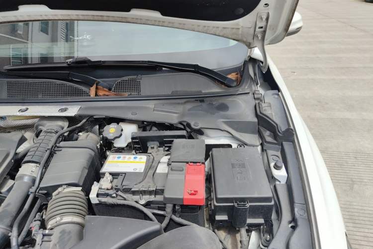 Used Buick Verano 2023 Pro Enjoyment Edition Engine Bay Left