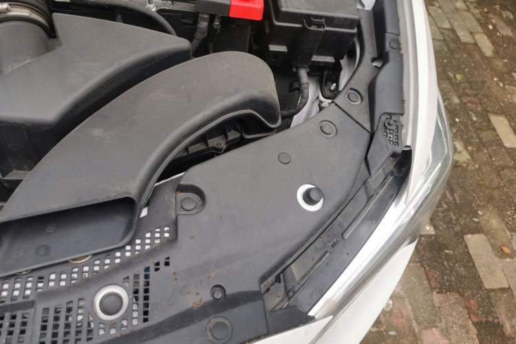 Used Buick Verano 2023 Pro Enjoyment Edition Engine Bay Left