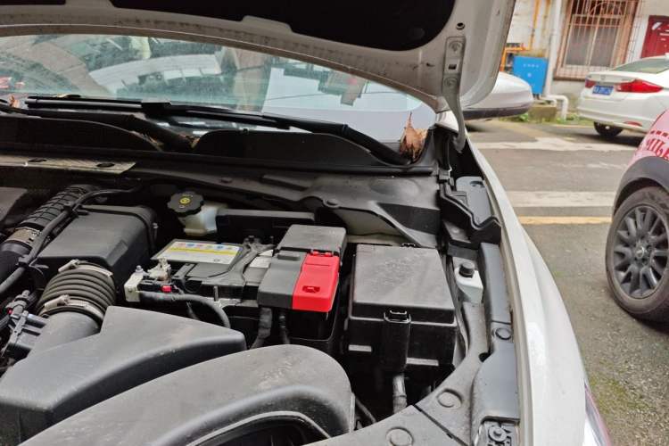 Used Buick Verano 2023 Pro Enjoyment Edition Engine Bay Left