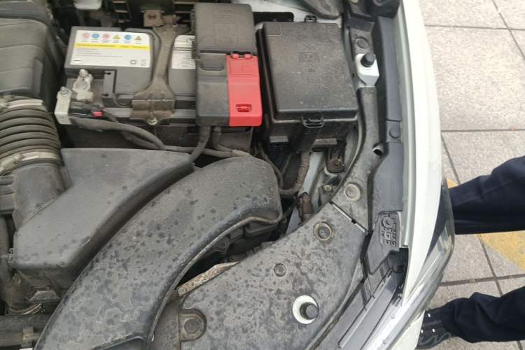 Used Buick Verano 2023 Pro GS Swift Edition Engine Bay Left