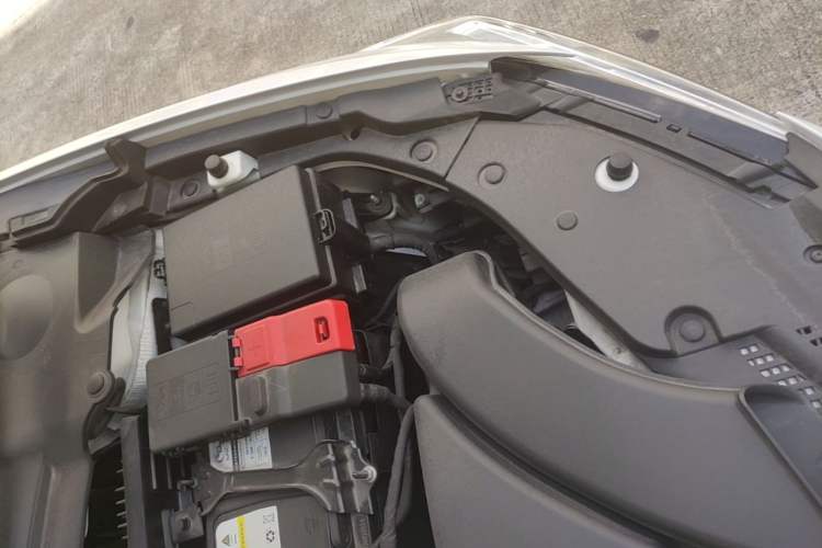 Used Buick Verano 2023 Pro GS Swift Edition Engine Bay Left