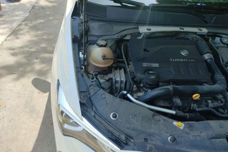 Used Buick Verano 2023 Pro GS Hunter Wind Edition Engine Bay Right