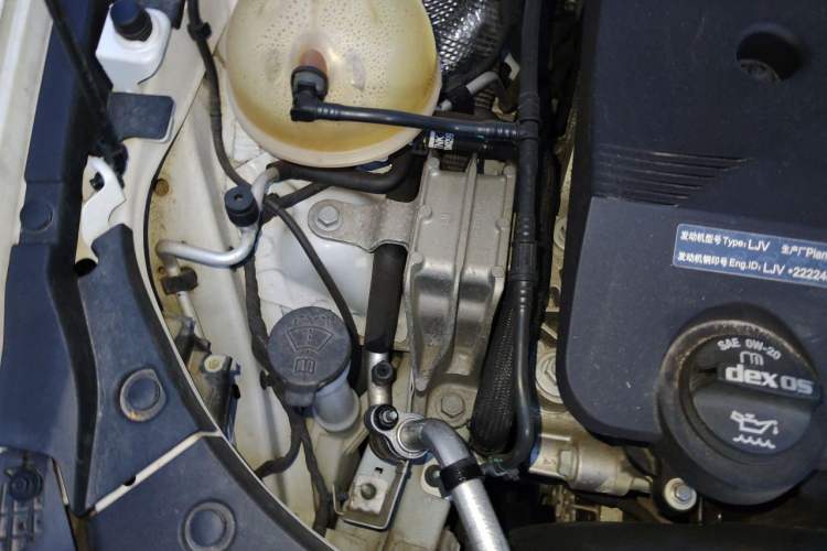 Used Buick Verano 2023 Pro GS Hunter Wind Edition Engine Bay Right