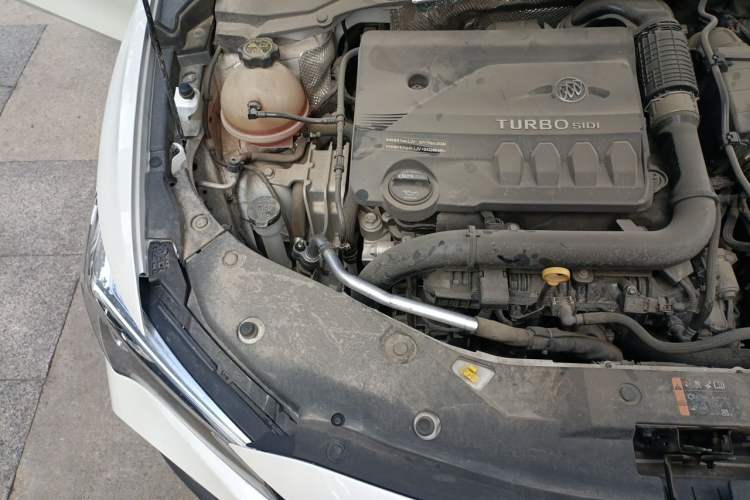 Used Buick Verano 2023 Pro GS Hunter Wind Edition Engine Bay Right