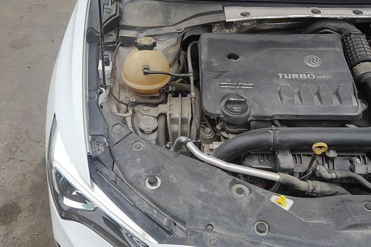 Used Buick Verano 2023 Pro Enjoyment Edition Engine Bay Right