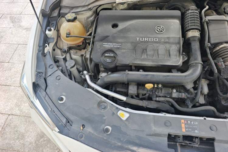 Used Buick Verano 2023 Pro GS Hunter Wind Edition Engine Bay Right