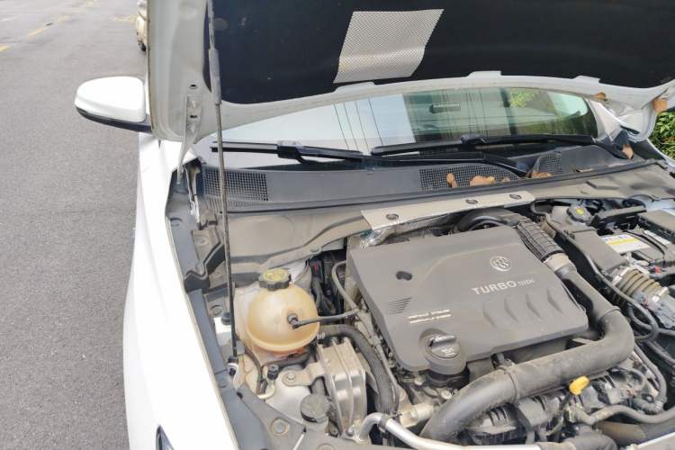 Used Buick Verano 2023 Pro Enjoyment Edition Engine Bay Right