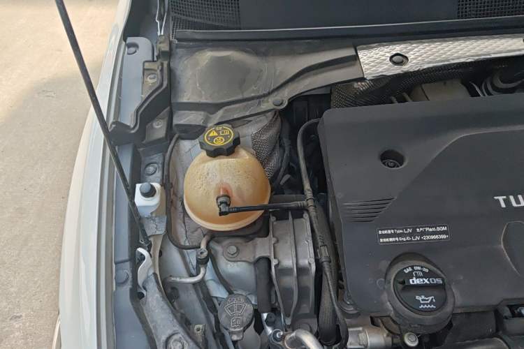 Used Buick Verano 2023 Pro GS Hunter Wind Edition Engine Bay Right