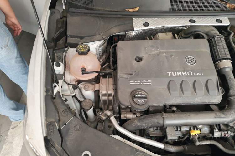 Used Buick Verano 2023 Pro Enjoyment Edition Engine Bay Right