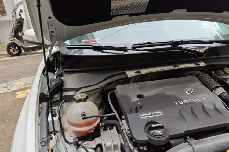 Used Buick Verano 2023 Pro Enjoyment Edition Engine Bay Right