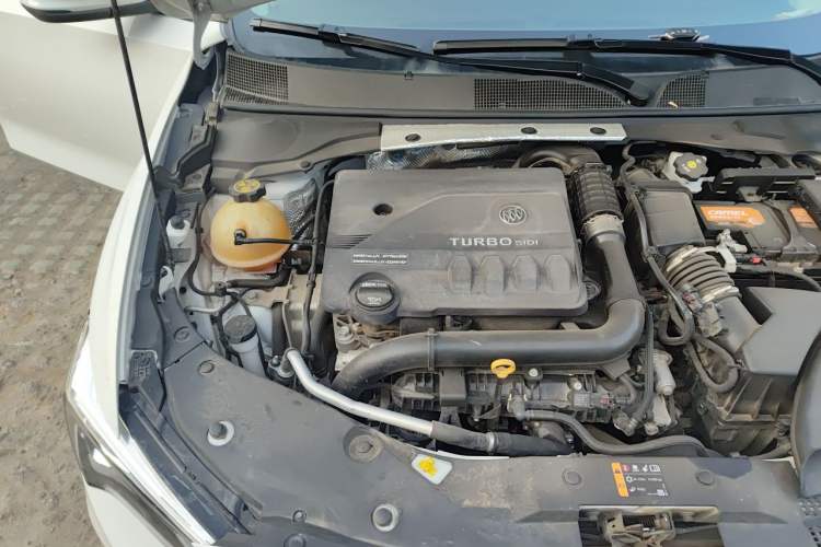 Used Buick Verano 2023 Pro Enjoyment Edition Engine Bay Right