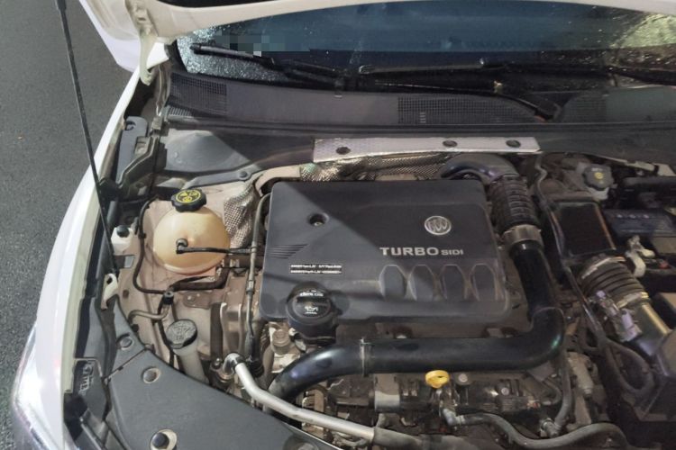 Used Buick Verano 2023 Pro GS Hunter Wind Edition Engine Bay Right