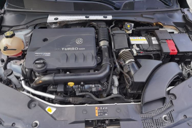 Used Buick Verano 2023 Pro GS Swift Edition Engine Bay