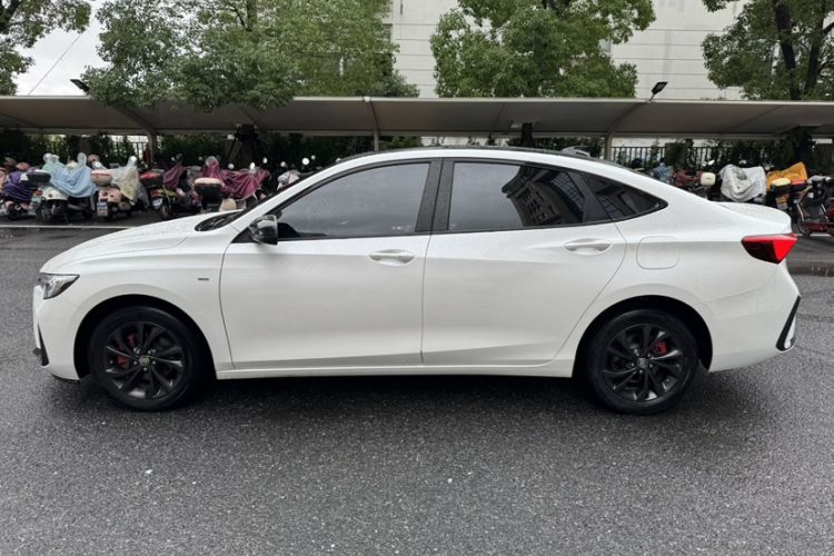 Used Buick Verano 2023 Pro GS Hunter Wind Edition Exterior 2
