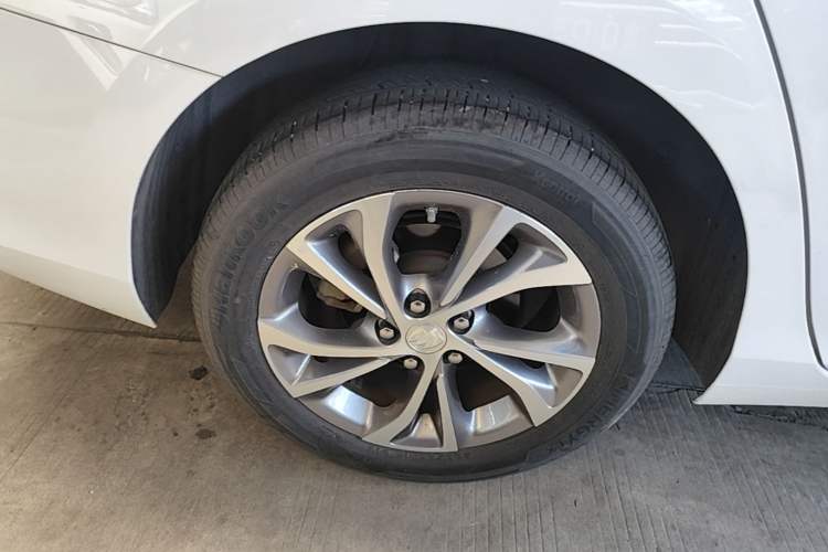 Used Buick Verano 2023 Pro Enjoyment Edition Exterior 3