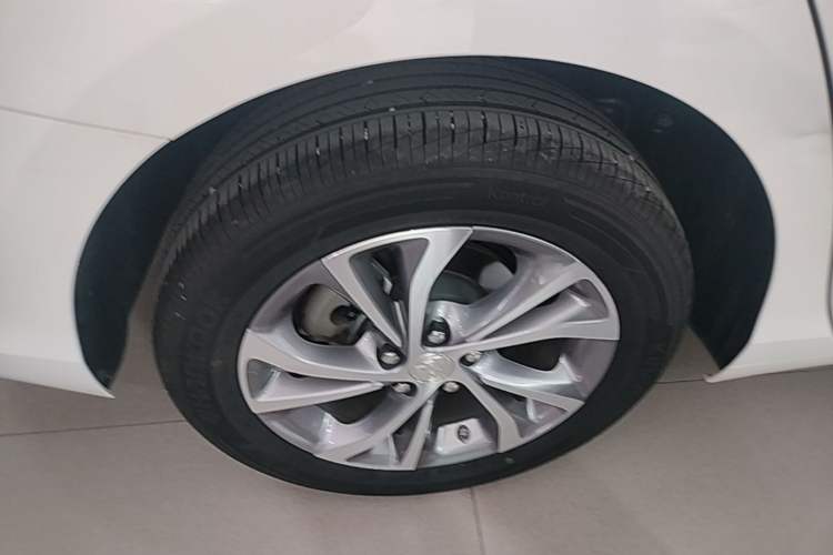 Used Buick Verano 2023 Pro Enjoyment Edition Exterior 5