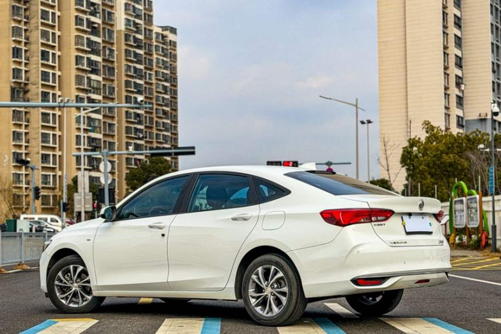Used Buick Verano 2023 Pro Enjoyment Edition Exterior 6