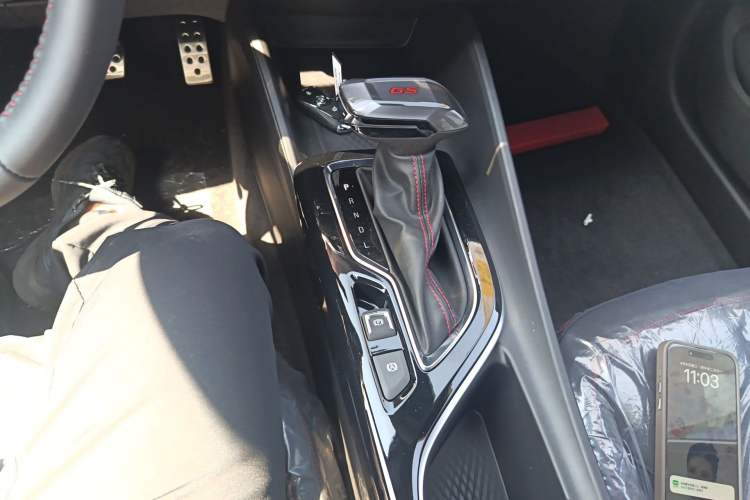 Used Buick Verano 2023 Pro GS Hunter Wind Edition Gear Lever