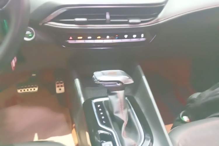 Used Buick Verano 2023 Pro GS Swift Edition Gear Lever