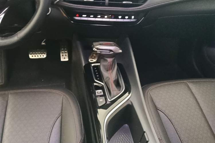 Used Buick Verano 2023 Pro GS Hunter Wind Edition Gear Lever