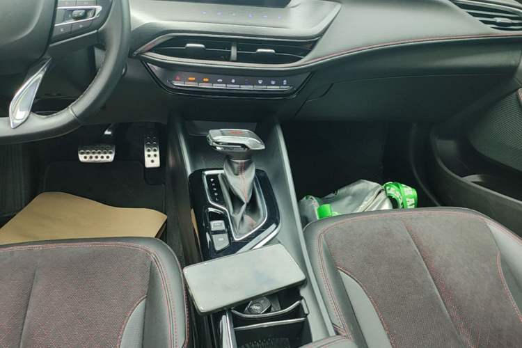 Used Buick Verano 2023 Pro GS Swift Edition Gear Lever