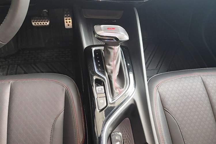 Used Buick Verano 2023 Pro GS Hunter Wind Edition Gear Lever