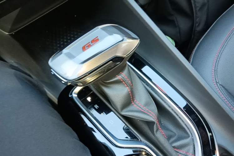 Used Buick Verano 2023 Pro GS Hunter Wind Edition Gear Lever
