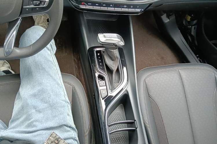 Used Buick Verano 2023 Pro Enjoyment Edition Gear Lever