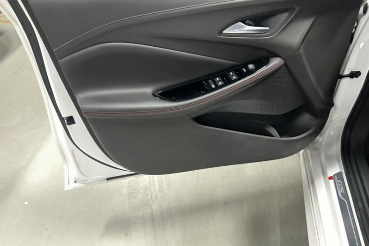 Used Buick Verano 2023 Pro GS Swift Edition Interior 10
