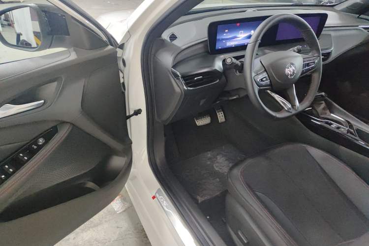Used Buick Verano 2023 Pro GS Swift Edition Interior 2