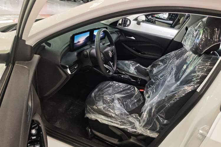 Used Buick Verano 2023 Pro Enjoyment Edition Interior 2