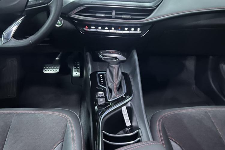 Used Buick Verano 2023 Pro GS Swift Edition Interior 3