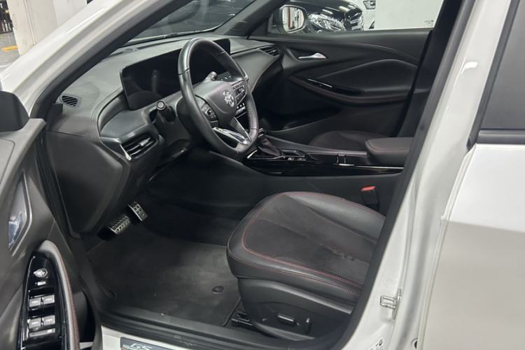 Used Buick Verano 2023 Pro GS Swift Edition Interior 4