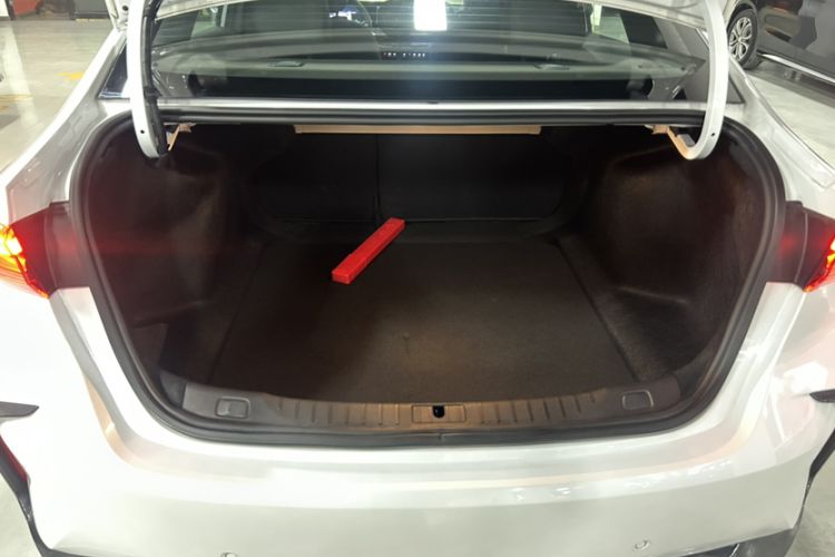 Used Buick Verano 2023 Pro GS Swift Edition Interior 6